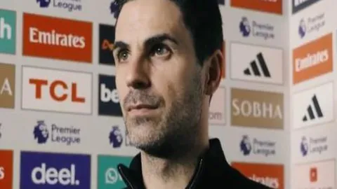 “曼联主帅滕哈格卷入媒体聚焦旋风”